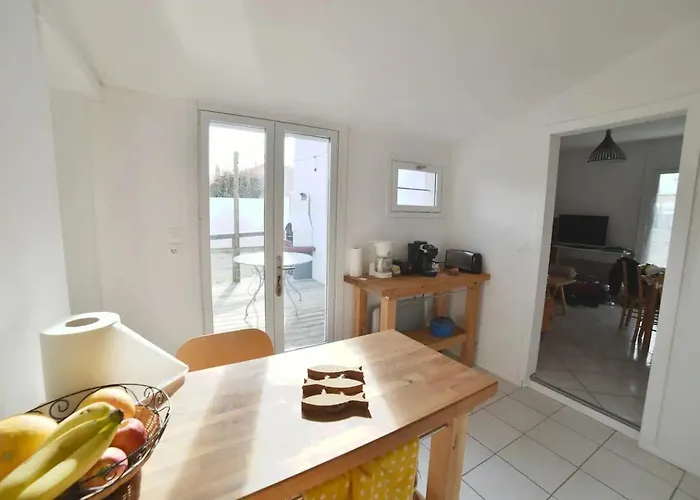 Charmante Maisonnette Avec Terrasse * Λα Ροσέλ